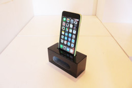 iPhone 6 Plusを挿したところ