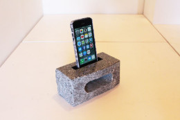 iPhone 5を挿したところ