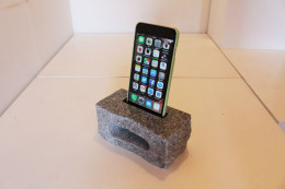 iPhone 6 Plusを挿したところ