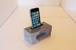 iPhone 5を挿したところ